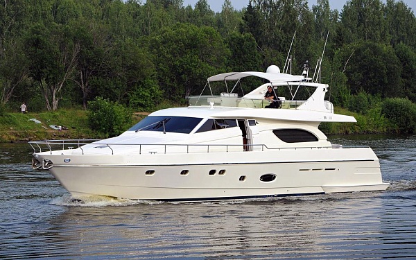 Ferretti 72